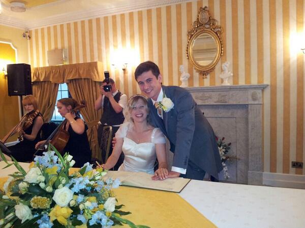 Claphamhero's tweet photo. #herowedding http://t.co/S0V4PW0OdI