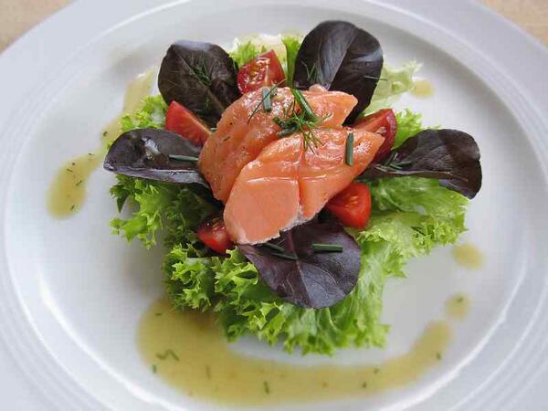 sanddornshop's tweet photo. Zum Lachs passt hervorragend eine frische Vinaigrette vom Sanddorn - mit Sanddornfruchtaufstrich und -essig. http://t.co/KVAkPHE5zi