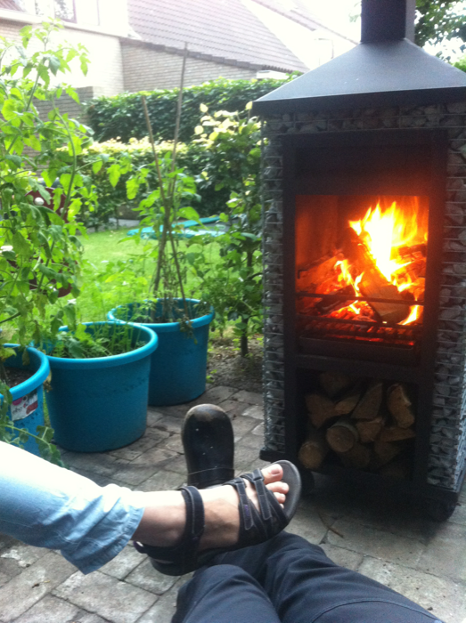 Guus1978's tweet photo. Genieten van het buiten leven, pure luxe en verwennerij met zo'n lekkere buitenhaart. http://t.co/So4rP4cZQl