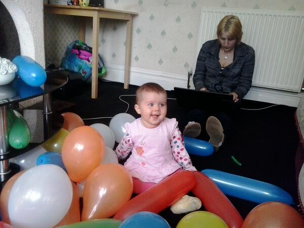 inguss4's tweet photo. Manas māsas meitiņa ;D #tik_mīlīga http://t.co/heJUF4cojY
