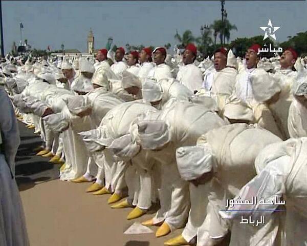 20fevriercasa1's tweet photo. ممثل الله في الأرض أمير المؤمنين محمد السادس / ركوع وولاء وبيعة http://t.co/yybhHYDnsX