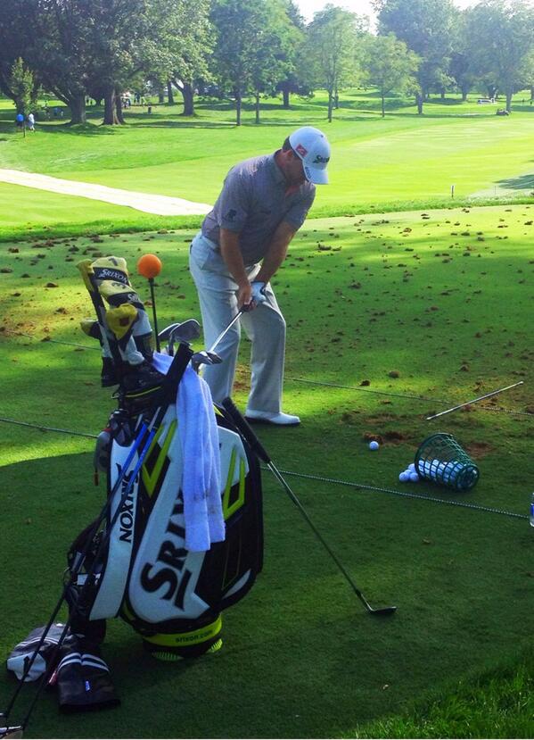 SrixonGolf's tweet photo. #MovingDay @Graeme_McDowell is ready for a big day. #GoGMac http://t.co/piZSXmaWDy