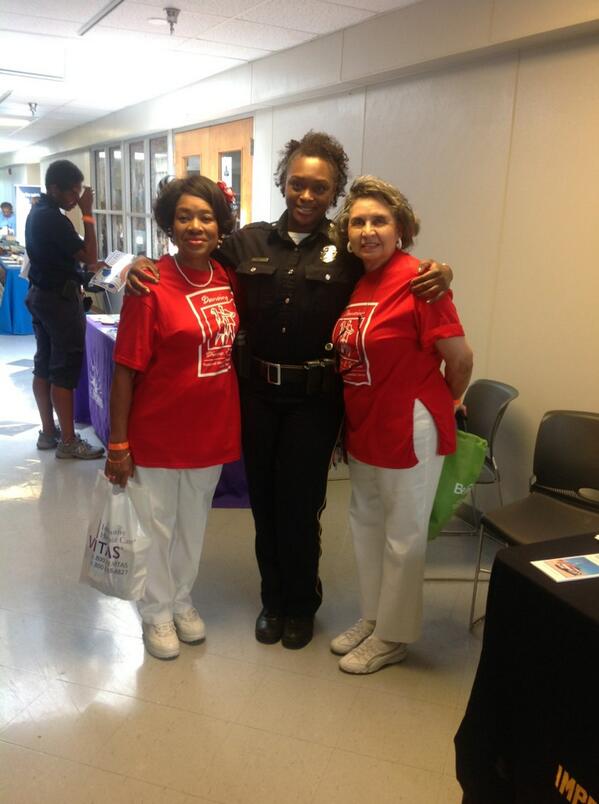 DPDCA's tweet image. #DancingDivas here at #Fit 4 a #King about to show @tillydpd the down #south #party #slide!  @DPDChief come learn!