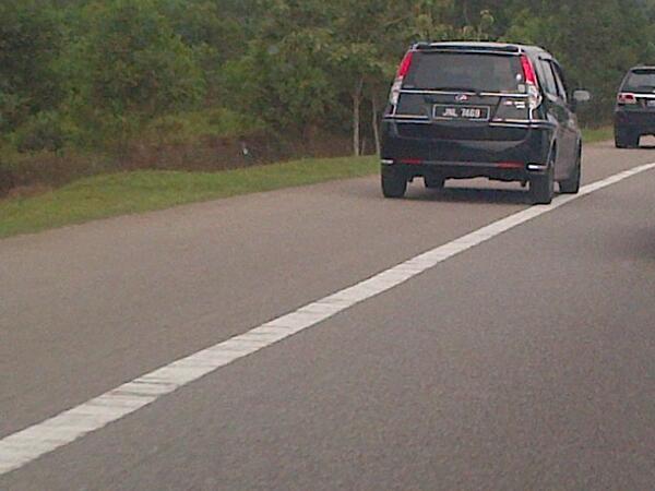 Another 2 #trafficoffenders .. <a href="/PDRMsia/">Polis Diraja M'sia</a> pls laa .. cannot stand with these kinda drivers being on our highway