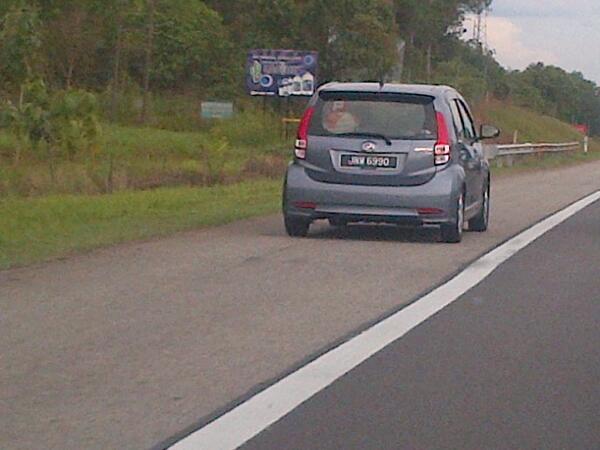 More of em .. <a href="/PDRMsia/">Polis Diraja M'sia</a> pls take action! They're are dangerous &amp; so inconsiderate .. disgusting! #trafficoffenders