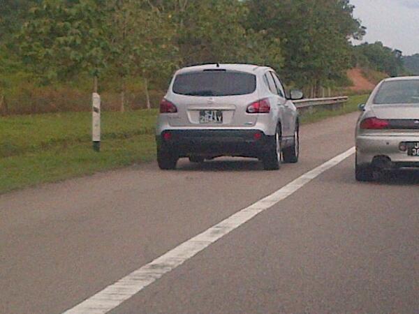 Arghhh!!! <a href="/PDRMsia/">Polis Diraja M'sia</a> pls take action! They're are dangerous &amp; so inconsiderate .. disgusting! #trafficoffenders