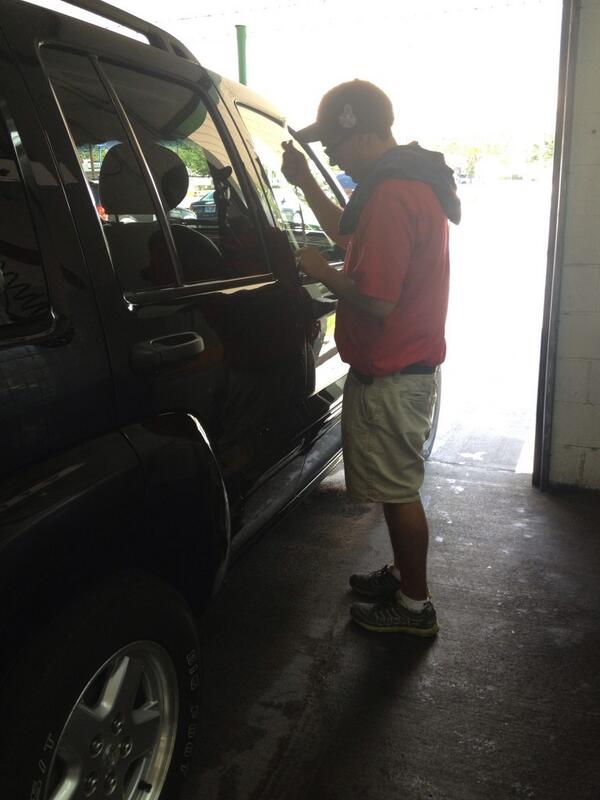 JessieDeBry3's tweet image. #LiveTweet they locked baileys car and left the keys inside. #HowSmart @BaileyBoots85