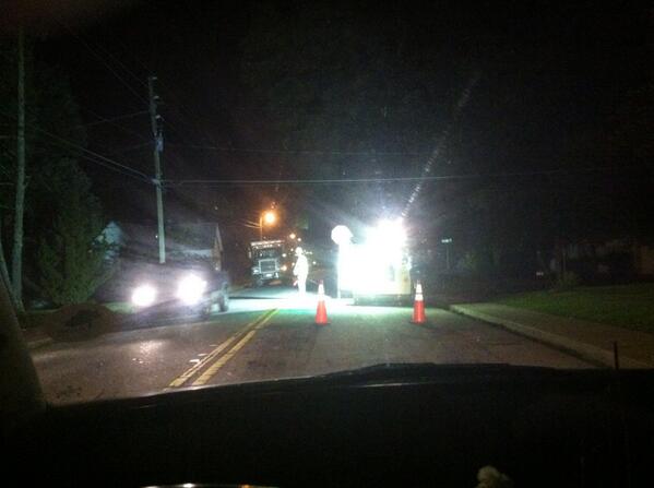 jedimind_trick's tweet photo. Had the pleasure of getting stuck here for 20 minutes. #whyeven #pavingsucks #whoneedsroadsanyways http://t.co/xYEYN3EWEj