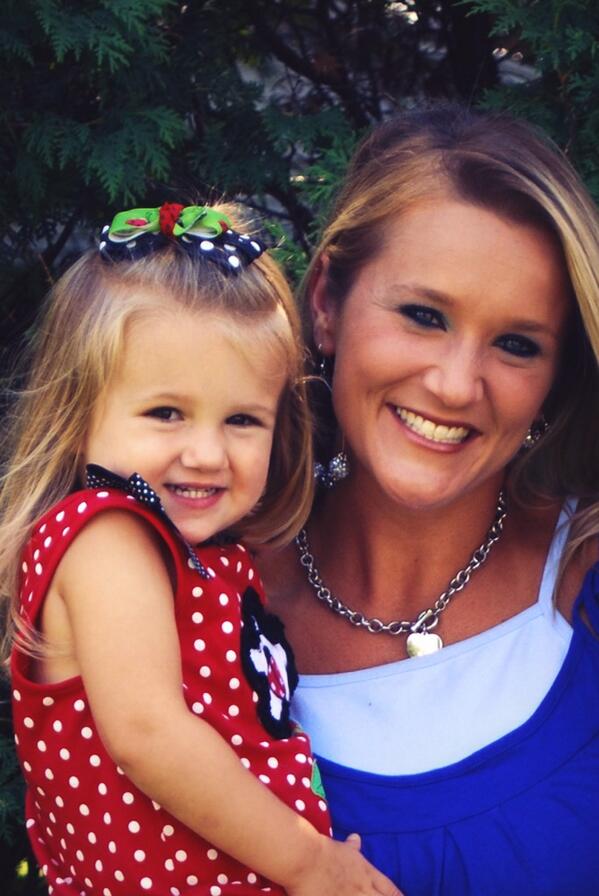 akramrdiz3's tweet photo. @carrieunderwood My very excited 2 year old coming to see you at the Opry tonight!  She loves you! http://t.co/21KW2S15li