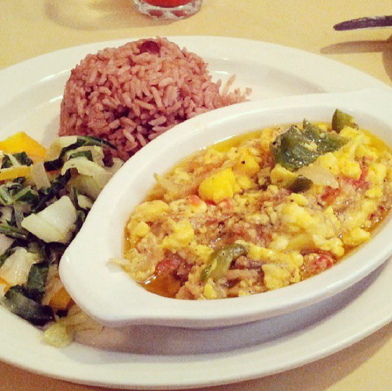 CaribFoodPorn's tweet photo. Ackee &amp; Saltifish with Rice &amp; Peas http://t.co/mcqDRYuyST