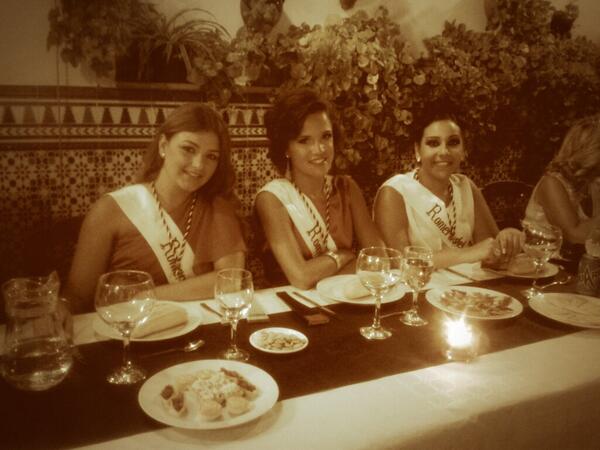 CalvarioFN's tweet photo. Cena en honor a las nuevas Romeras del Tránsito, @laura91berral @verdiSR @MarinaSr95. Enhorabuena!! http://t.co/hAzPyO33yS