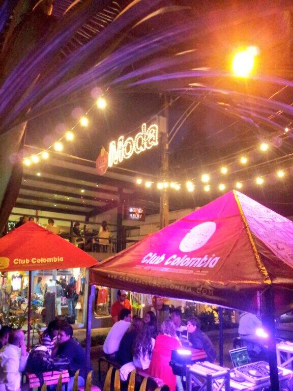 SisterlyStyle's tweet image. La lluvia no es motivo para.perderse #ViaClub en #ViaPrimavera hoy y manana!