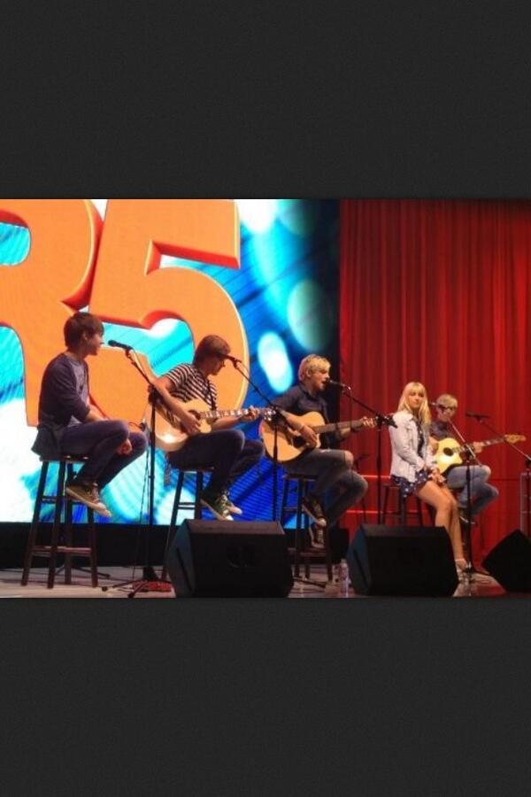 R5OfficialRP's tweet photo. http://t.co/JOrKkQhG9M