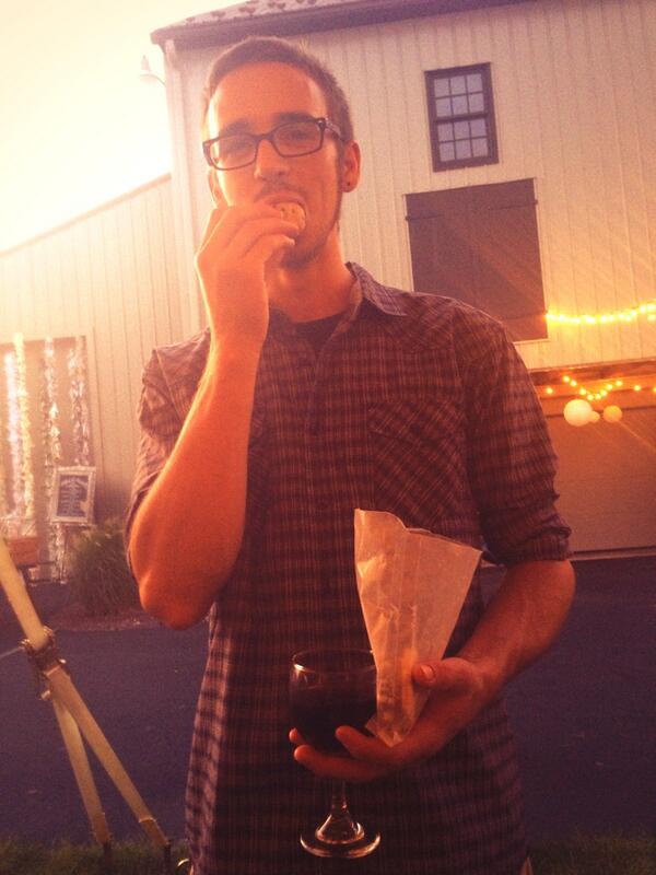 V_NAITSIRHC's tweet photo. Cookies and Wine #classy #mattandkiersayido http://t.co/LFnTjokGxs