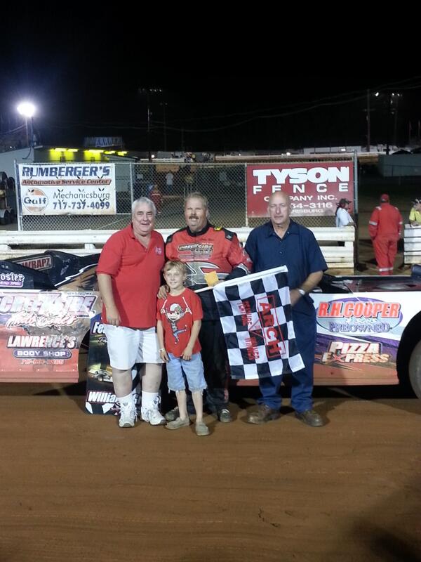 WilliamsGrove's tweet photo. Congratulations to Larry Baer for winning tonight's 358 Late Model feature event! http://t.co/bwPBCE01Su