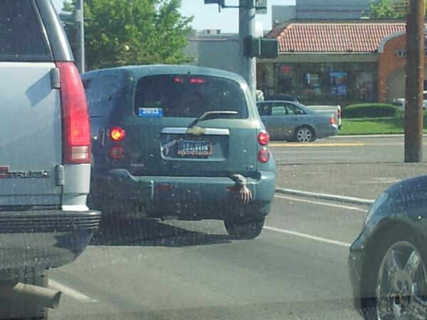 LuxRaven's tweet image. Was driving to my job-gamestop and saw this. #reno #severedhand #deadbody #dontpissoffaNevadadriver