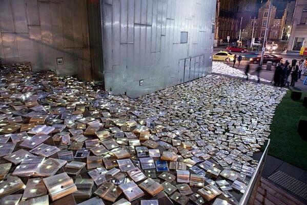 WOLFMENT's tweet photo. LITERATURE VS TRAFFIC 

by Luzinterruptus

#WOLFMENT http://t.co/O3Lgx5X12U