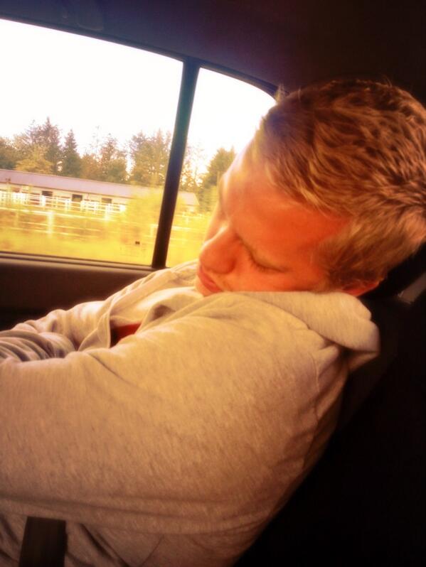 Anyone would think it was him who had just played 60 mins of handball .. Nope it was me !!! #sleepyhead