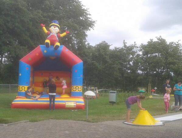 Hij staat er weer !!!