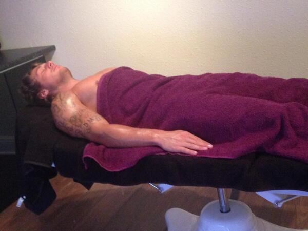 PureHeartSpa's tweet image. Book your massage now Foot £12.00 Back, Neck and Shoulders £19, Indian Head £23 or Swedish body £30.