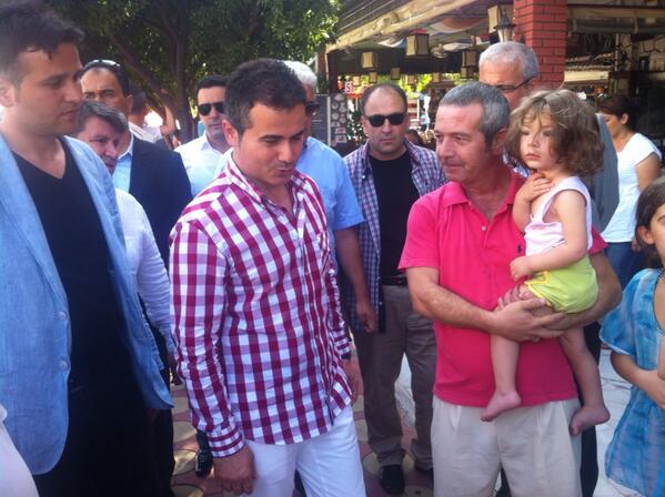 "Sadullah'a selâm söyle" dedi. "Kim O" dedim. "Adalet Bakanı" dedi. "Tanır mı seni?"