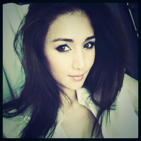 ฝันดีค่ะ :)