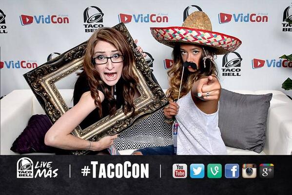 Sarahsneak's tweet image. HEY  @TacoBell FACE! YEAH YOU! @dudeitsmalia  and I will bring sexy back better than that one time at #tacocon #LAplz