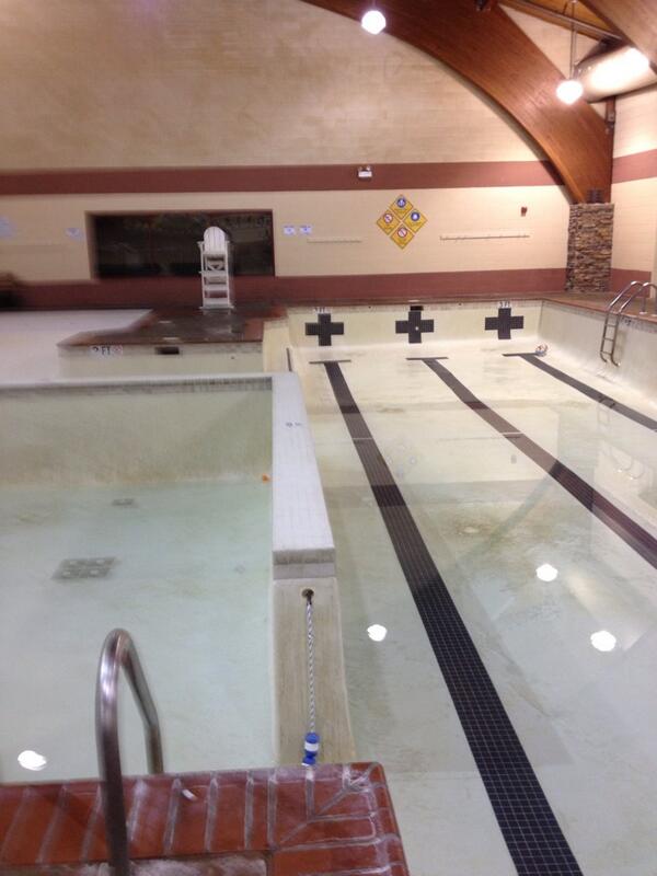 Ekgreenhouse's tweet image. @McLisa22 Almost empty!!!!! 😮 #familyfunpool #newpoolsoon