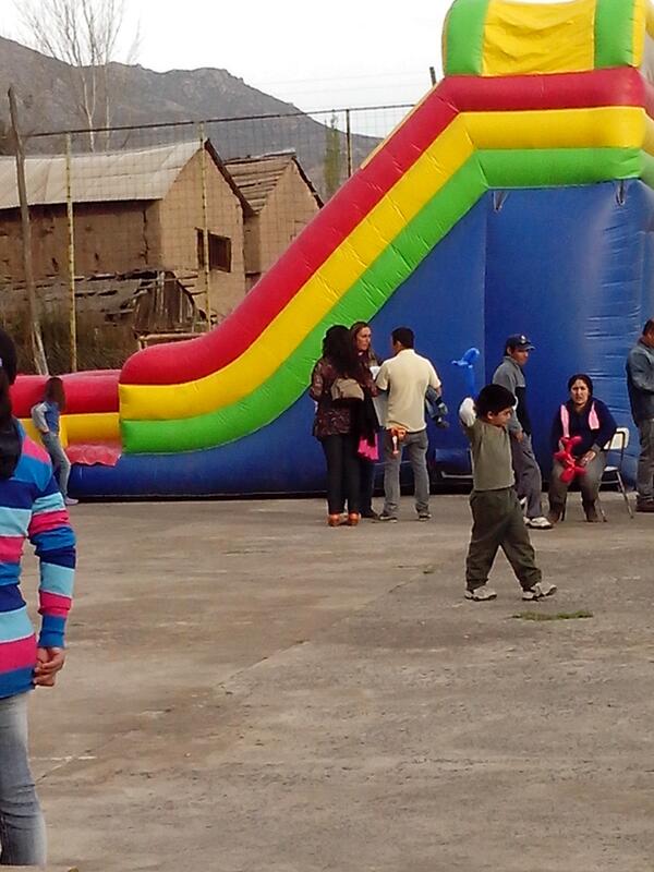 rconchaconcejal's tweet photo. Fiesta dia del niño en cerrillos http://t.co/ZfhVmiUK3U