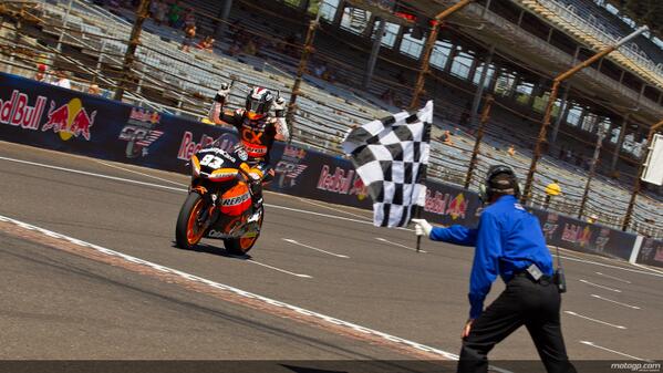 JesSanSan's tweet photo. #SpecialMotoGPIndianapolis En Moto2 @marcmarquez93 ganaba otra carrera que le acercaba al título mundial @box_repsol http://t.co/GU6SsaHwZz