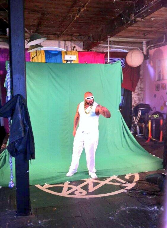 danamichael's tweet photo. Green Screen #zaxon #projecttwenty1 http://t.co/ZpkFNTSah2