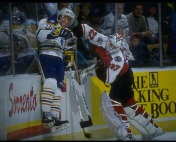 classicsportpic's tweet image. Big hit on Lafontaine. #hextall