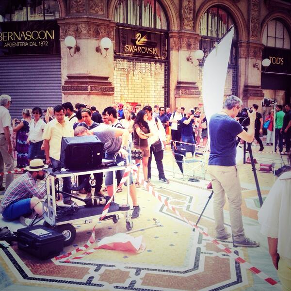novesan's tweet image. Abbiamo bloccato tutta galleria Vittorio Emanuele. #dproduction è questo! #milan #production