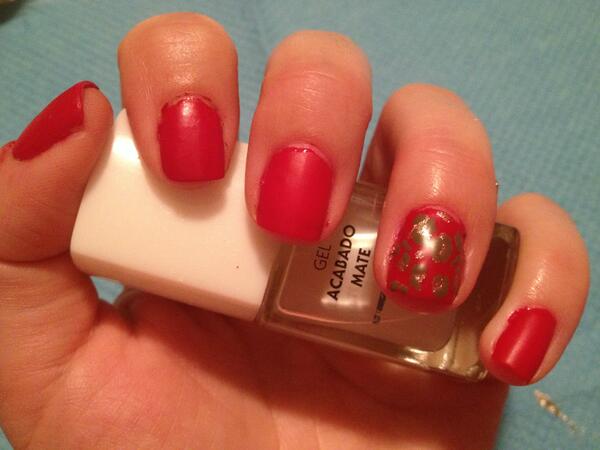 Manicureando's tweet image. Esta semana te propongo un animal print con acabado mate.
manicureandoencolores.blogspot.com.es/2013/08/animal…

facebook.com/pages/Manicure…