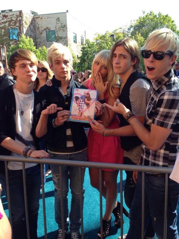 R5OfficialRP's tweet photo. TCA http://t.co/1Gx2i9MTMl
