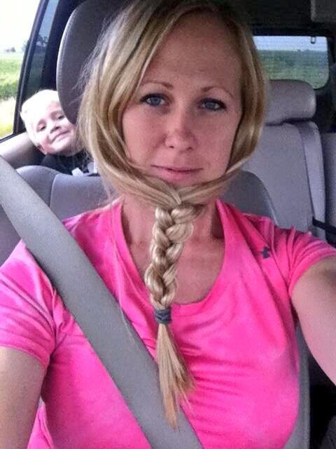 thadtuttle's tweet image. Sweet photobomb Big W #PhotoBomber  #Blonde