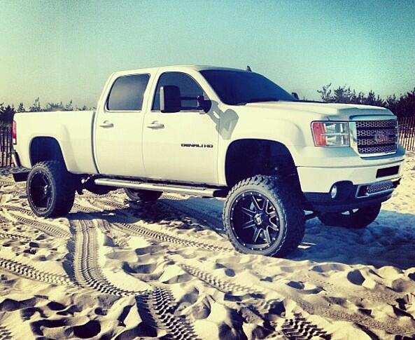 _LiftedTrucks_'s tweet photo. #GMC http://t.co/tRBjGXRYPB