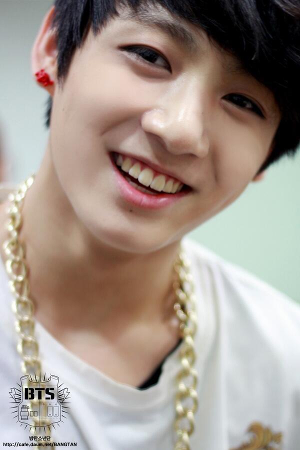 JUNGKOOK TH on Twitter: "BTS STAFF DIARY PIC UPDATE ; Jungkook ver.2 Smile