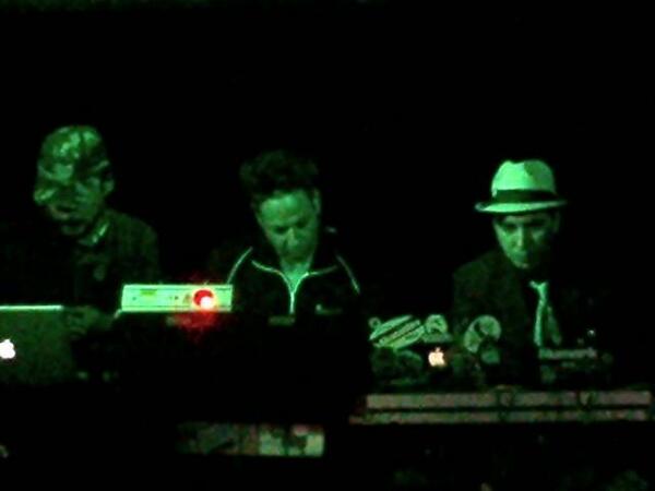 ElComboRococo's tweet photo. En pleno #SoundSystem en la #ExpoMoto2013 @DanelDesorden @DJCannabisS @horaciodesorden http://t.co/IbTczNt1zP