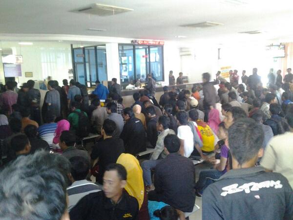 Pasca idul fitri, antrian numpuk kantor SAMSAT Brebes