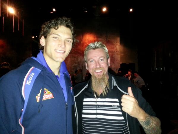 WMinson's tweet photo. An absolute pleasure to meet the Wizard @SWhitlock180 after the game on saturday night. #180 http://t.co/1mRAzBNlFU