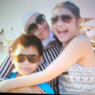 PrillyPicture's tweet photo. @UllyJulita @Prillybie @rajalatuconsina :D http://t.co/h2f1ngYcGi