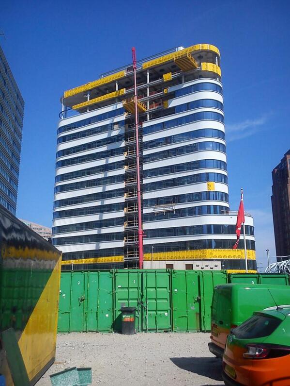 RollecateGroep's tweet image. Statusupdate project #Monarch2 te #DenHaag. Indrukwekkend project met een mooie gevel.