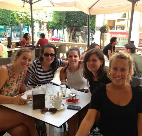 NuriaZe's tweet photo. Las autenticas @cristippadi @EsterOrte @RizosLaura http://t.co/Pm73uEFLM1
