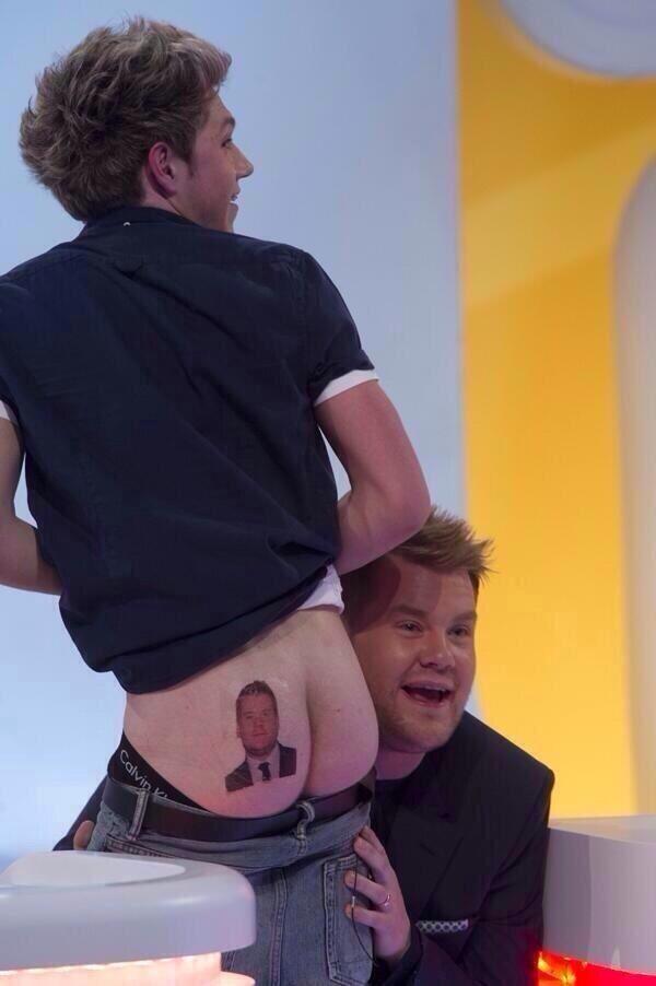 theresaaaaass's tweet photo. @NiallOfficial that sweet ass. You've been squatting huh loool http://t.co/y71IWUx8qZ