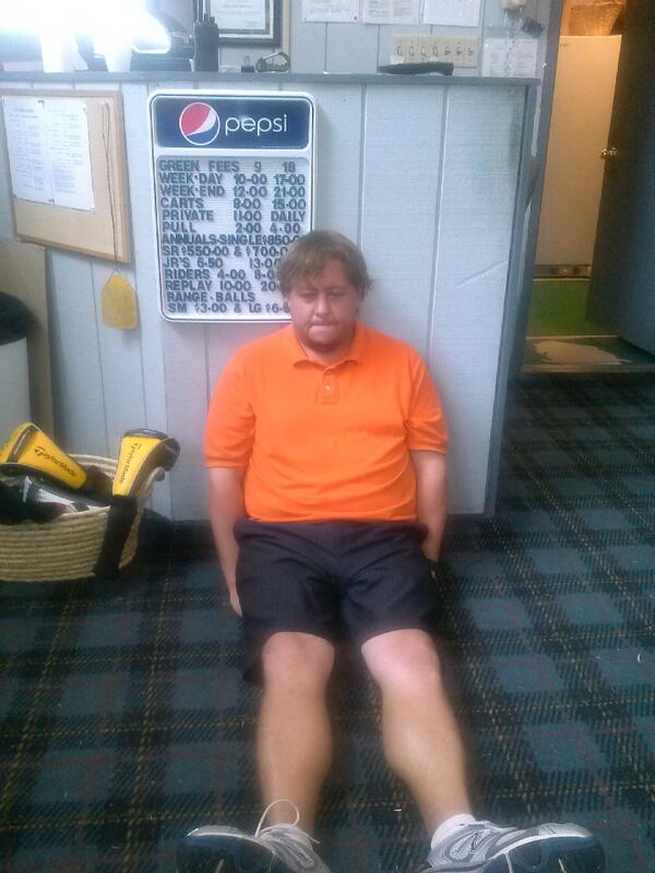 travis_pickell's tweet photo. @GCMorningDrive I get once a day I look like Jason Dufner. So here is my take on Dufnering. #everydayimdufnering http://t.co/ScAZTrggpV