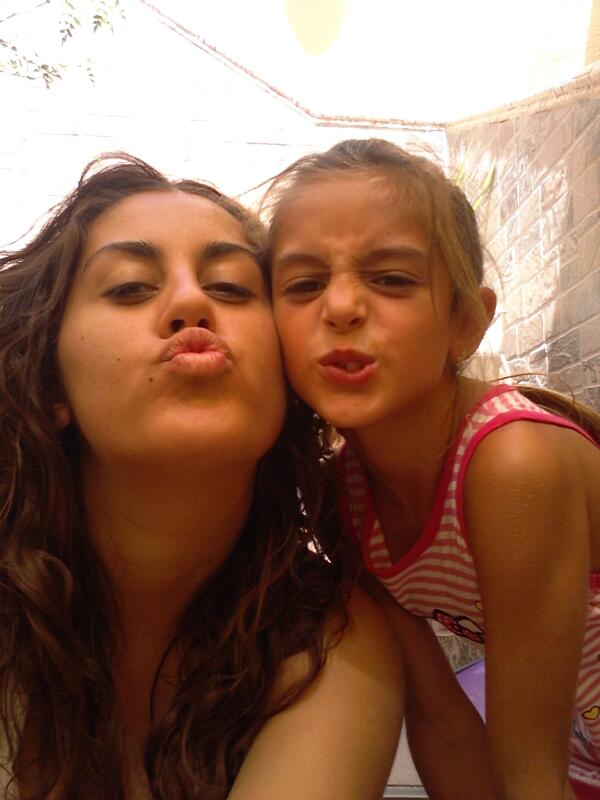 MariLopezIG's tweet photo. Mi ainara y yo haciendo el tontooo!!! http://t.co/9zIh9u3j52