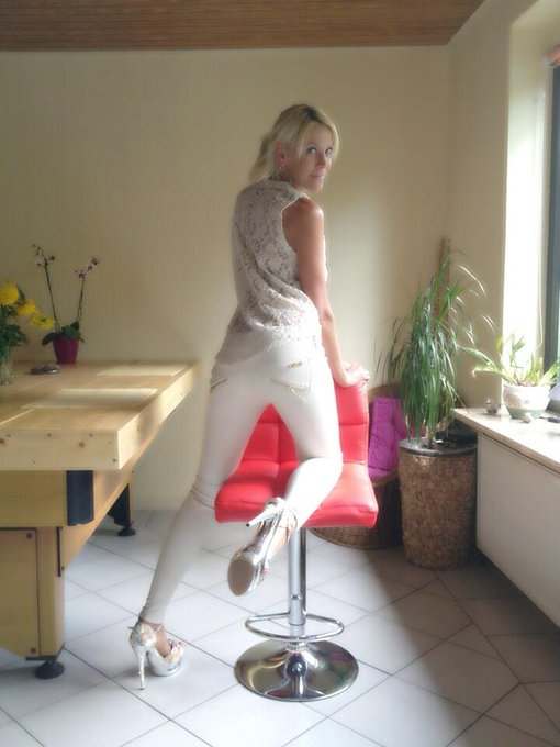 R&uuml;ckseite auch ok ? ;) http://t.co/wMoesXalal