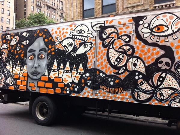 alandelaini's tweet photo. Streetart#truck#nyc http://t.co/FS4ATcsQHK