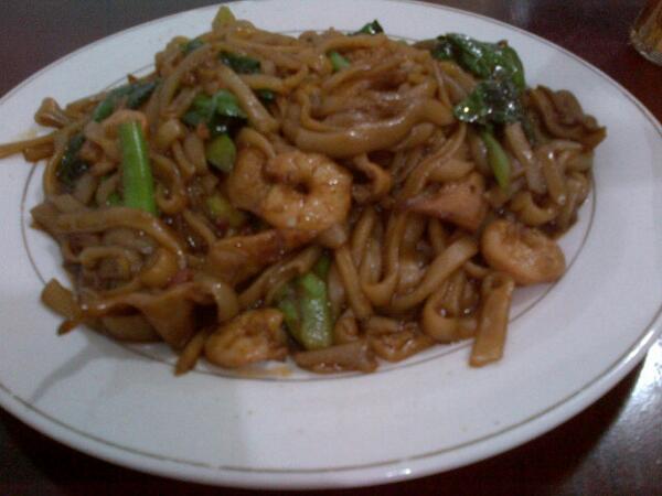 Lagi makan chau pan with <a href="/ssusilay/">susi lay 赖芳芳</a>